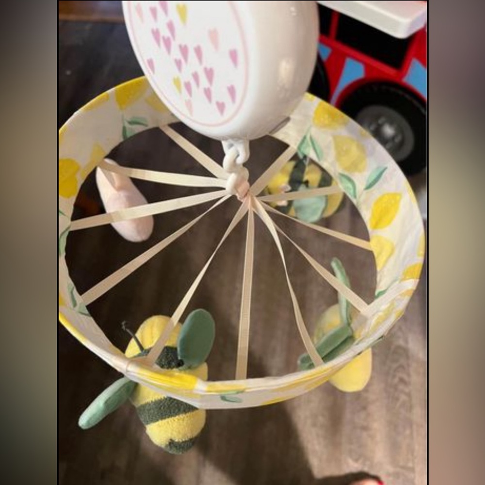 Baby crib mobile